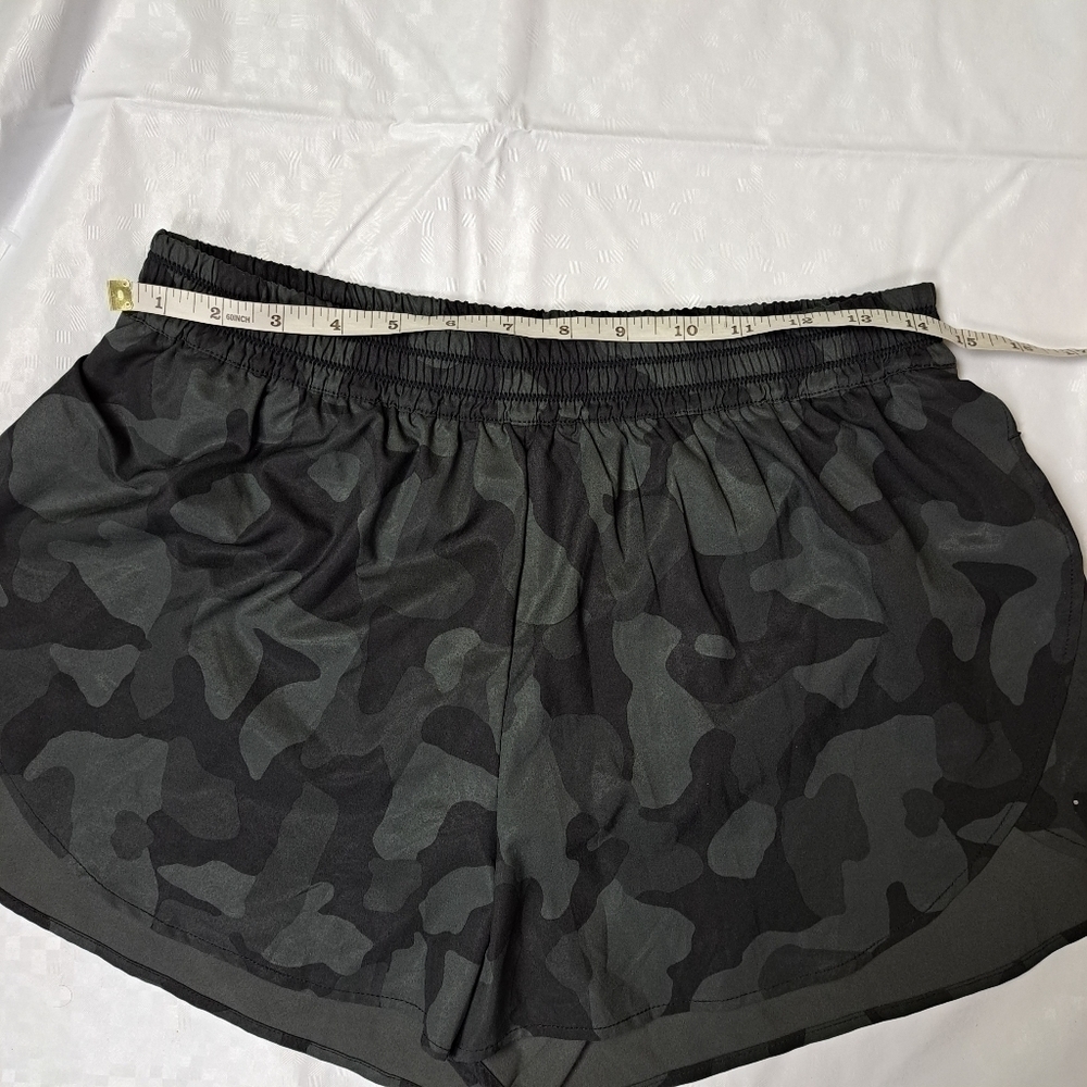 𝅺Zella Camo‎ Print Athletic Shorts - Picture 3 of 7